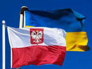 Польша увеличила выдачу виз украинцам 